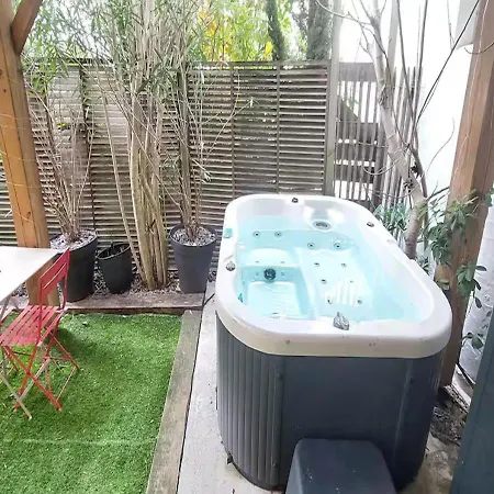 Charmante Maison-chalet, Velos Et Jacuzzi *