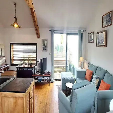 Dom wakacyjny Charmante Maison-chalet, Velos Et Jacuzzi *