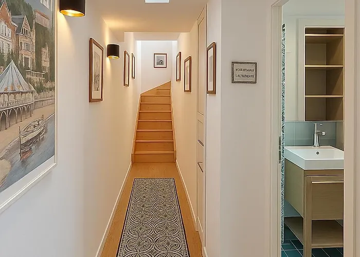 Dom wakacyjny Charmante Maison-chalet, Velos Et Jacuzzi *